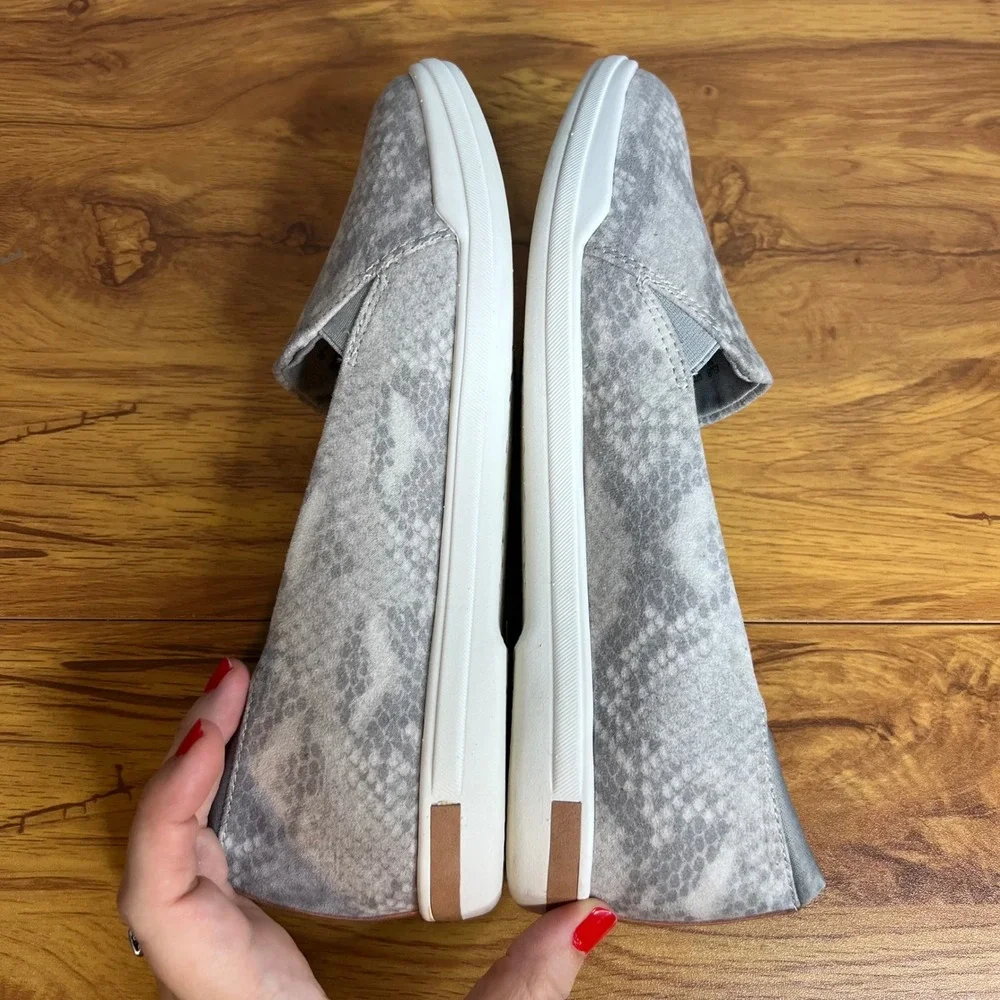 Dr SchollsSlip On‎ Flats Shoes Women Size 9 Comfort Gray Snake Skin Print NEW